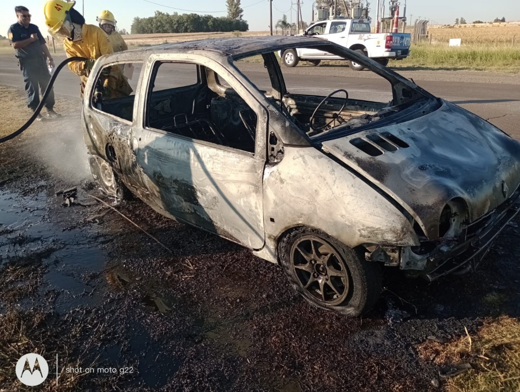 Intensa actividad de Bomberos por incendios de campos y vehículos