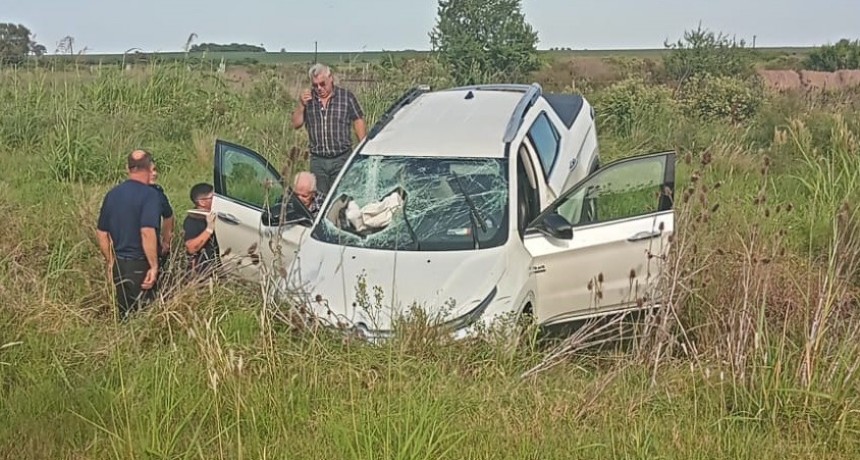 Despiste de una Camioneta en RP 51 acceso a FM Parera