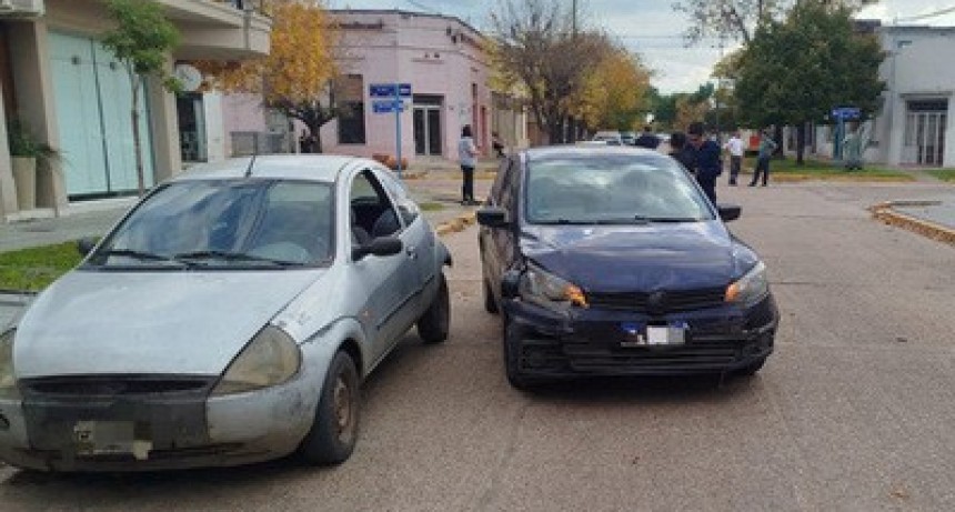 Triple Choque en pleno centro de Urdinarrain. Una menor result&oacute; lesionada