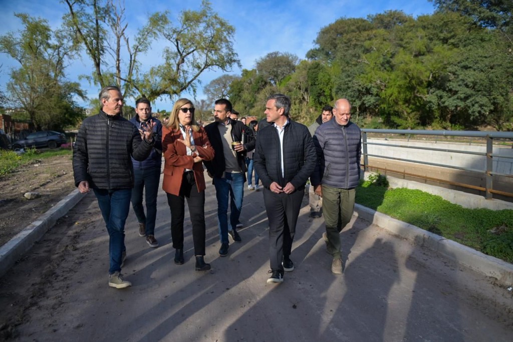 Bahl y Michel recorrieron obras y empresas en Paraná, y dialogaron con vecinos