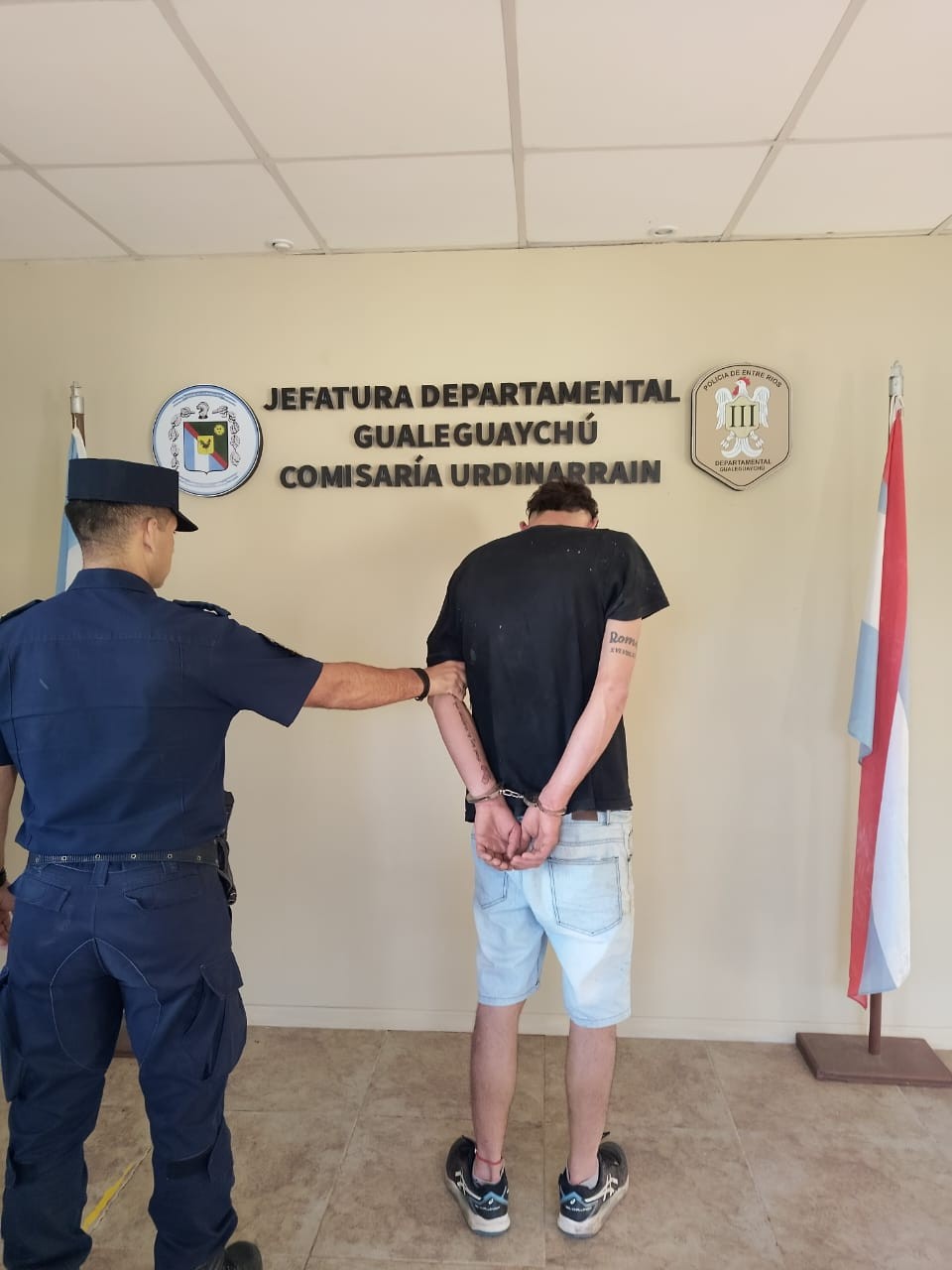 DETENIDO POR RESISTENCIA A LA AUTORIDAD Y LESIONES A UN POLICÍA