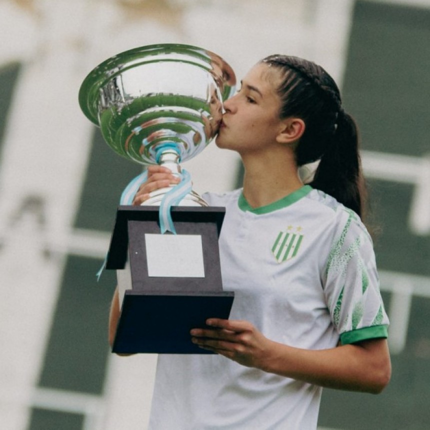 Fútbol Femenino: Valentina Cardinaux, campeona Sub 19 con Banfield a los 17 años